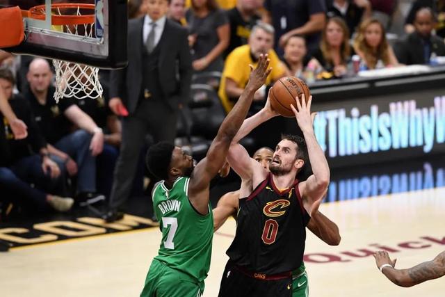 比江岛慎引领日本逆转 FIBA用三井寿台词致敬